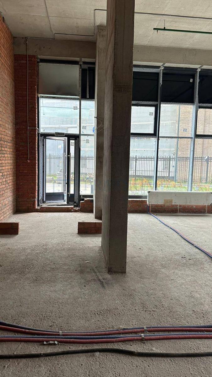 Продам торговое помещение в Москве, д 24