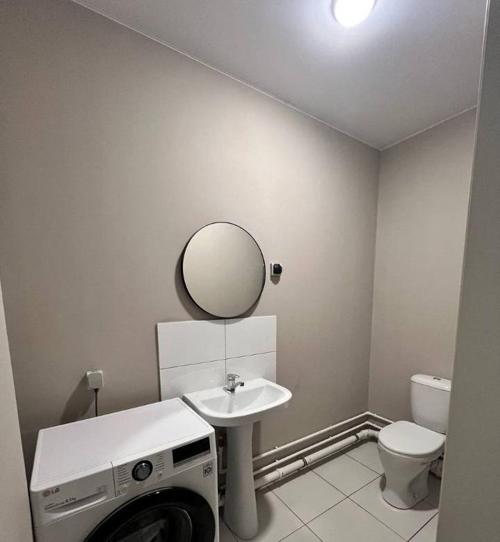 Продам 4-комнатную квартиру в новостройке в Перми в Дзержинском р-не, Овчинникова улица, 15а