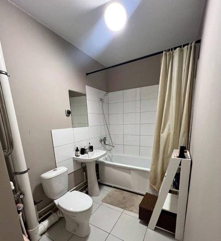 Продам 4-комнатную квартиру в новостройке в Перми в Дзержинском р-не, Овчинникова улица, 15а