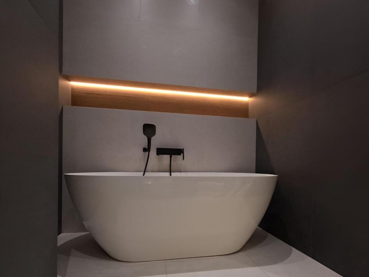 Продам 4-комнатную квартиру в новостройке в Волгограде в Советском р-не, Ярославская улица, 21