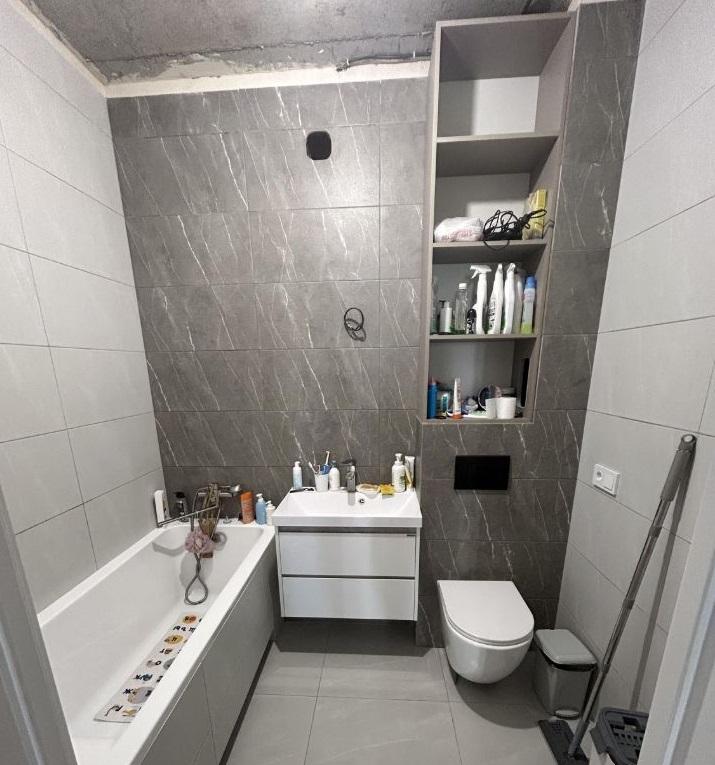 Продам 3-комнатную квартиру в новостройке в Волгограде в Кировском р-не, Победы улица, 21а