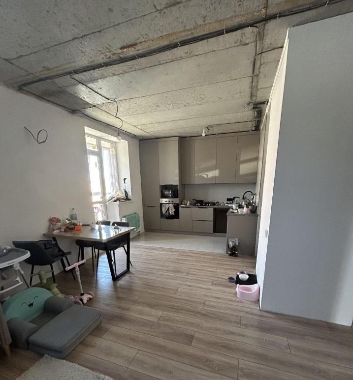 Продам 3-комнатную квартиру в новостройке в Волгограде в Кировском р-не, Победы улица, 21а