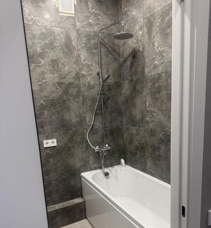 Продам 3-комнатную квартиру в новостройке в Волгограде в Дзержинском р-не, Новодвинская улица, 18