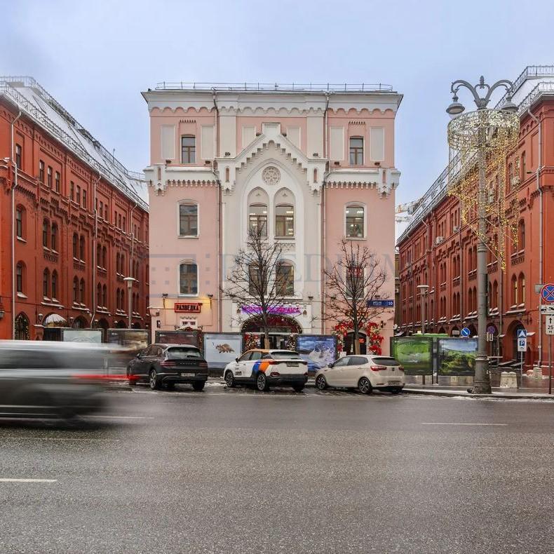 Продам торговое помещение в Москве, д 10