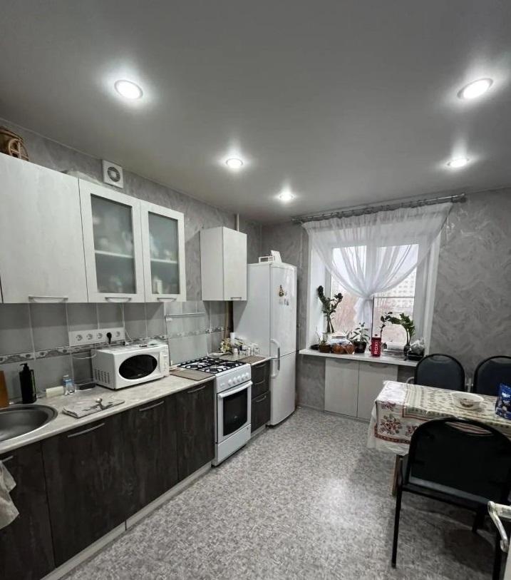 Продам 2-комнатную квартиру в Волгограде в Тракторозаводском р-не, Набережная Волжской Флотилии, 39