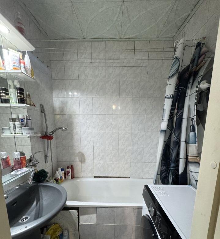 Продам 2-комнатную квартиру в Волгограде в Дзержинском р-не, Космонавтов улица, 61