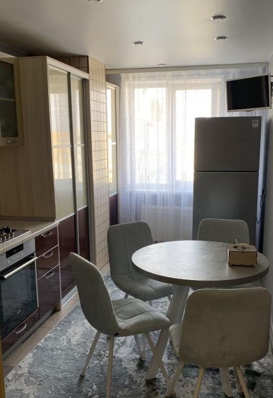 Продам 2-комнатную квартиру в Волгограде в Дзержинском р-не, 8-й Воздушной армии улица, 14