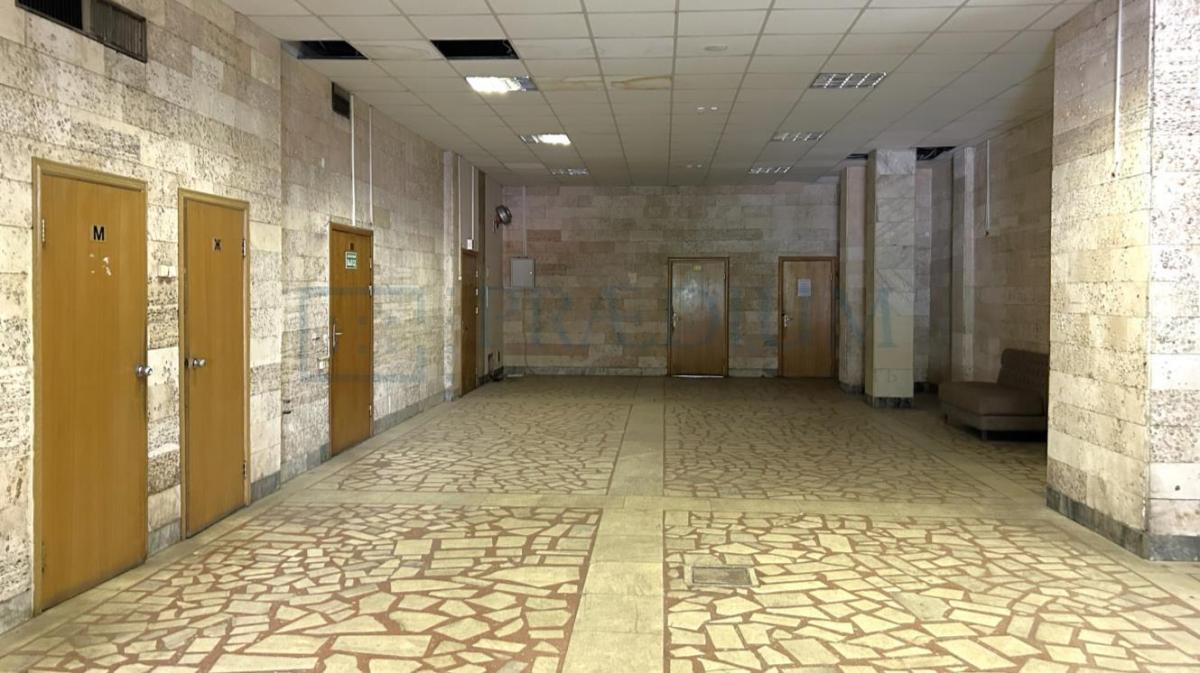 Продам торговое помещение в Москве, д 11