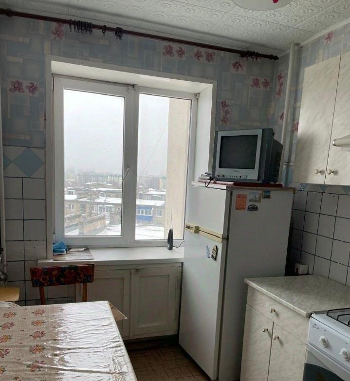 Продам 3-комнатную квартиру в Волгограде в Дзержинском р-не, Краснополянская улица, 12