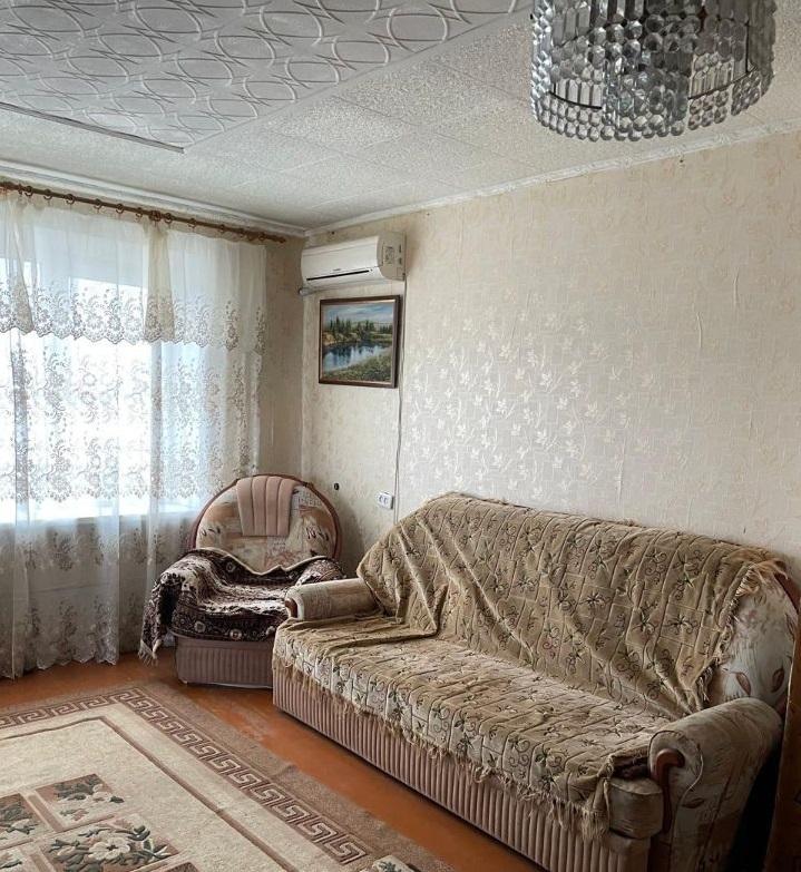 Продам 3-комнатную квартиру в Волгограде в Дзержинском р-не, Краснополянская улица, 12