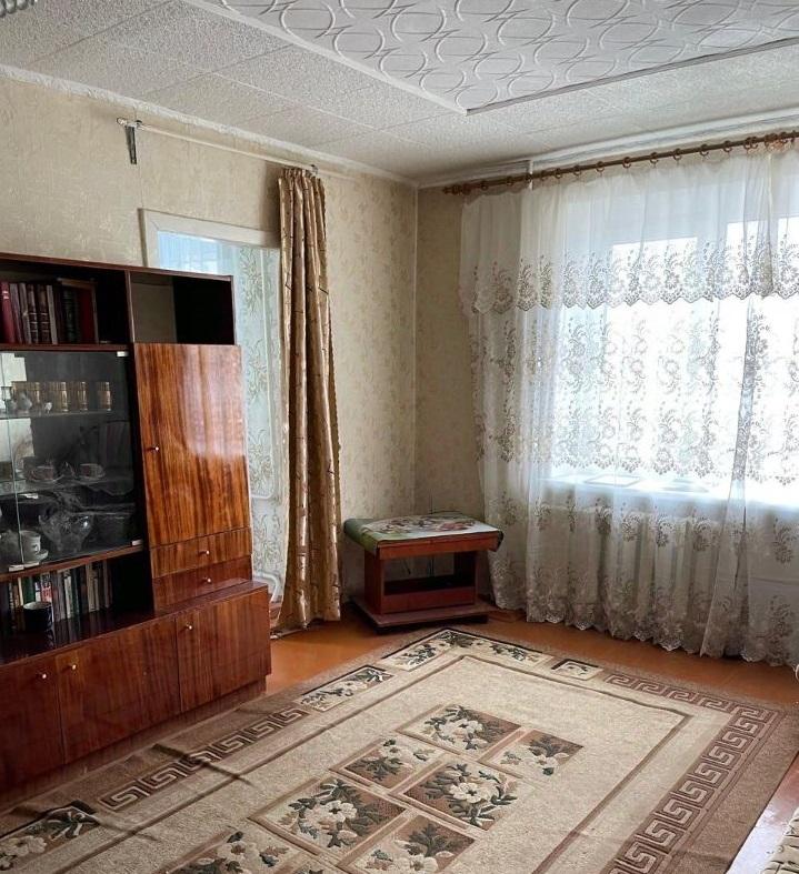 Продам 3-комнатную квартиру в Волгограде в Дзержинском р-не, Краснополянская улица, 12