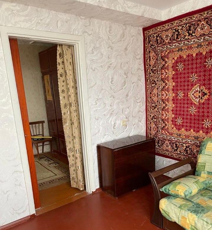 Продам 3-комнатную квартиру в Волгограде в Дзержинском р-не, Краснополянская улица, 12