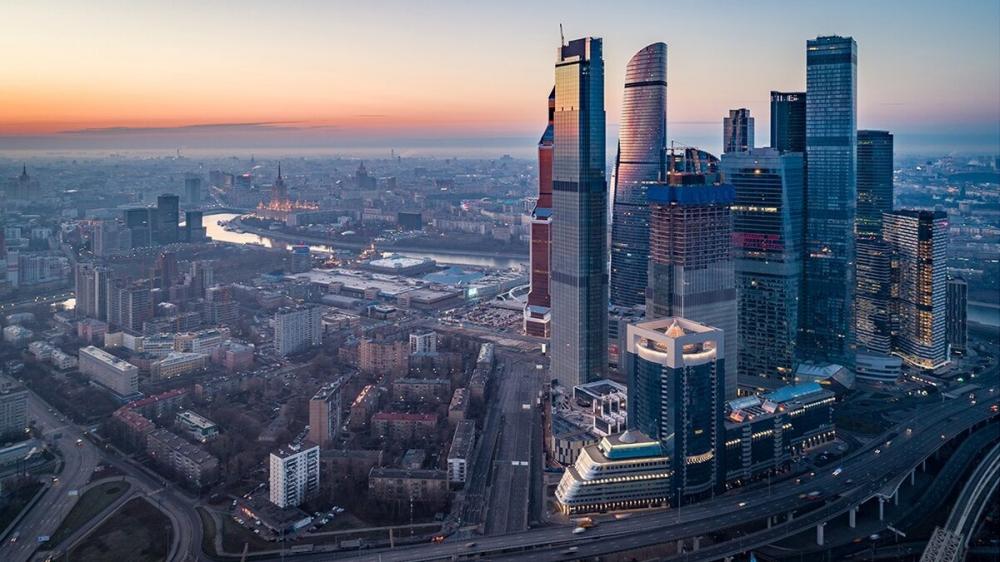 Куда россияне бронируют жилье заранее и почему загород начал обгонять квартиры