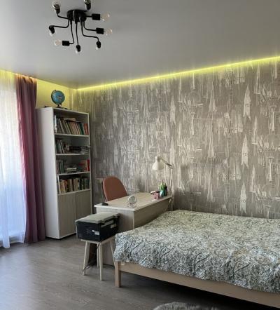 Продам 4-комнатную квартиру Пермь, Юрша улица, 56, Мотовилихинский р-н, Садовый